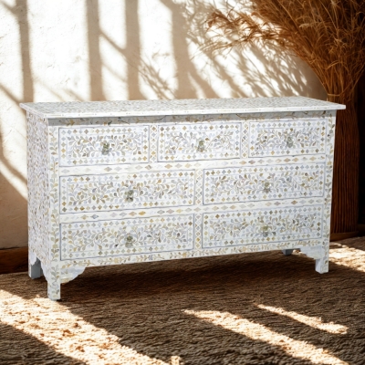 Side Board
